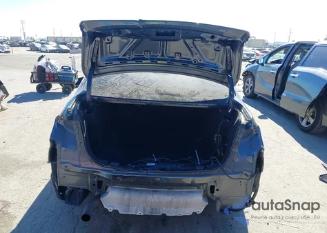 2016 BMW 320I z USA, uszkodzony, nr VIN WBA8E1G51GNT37220